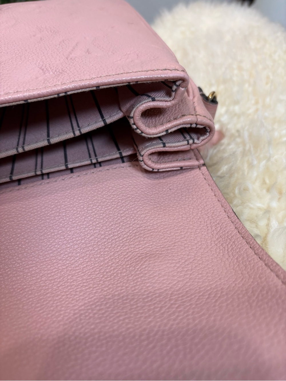 ‼️SOLD‼️Louis Vuitton Empreinte Pochette Metis Rose Poudre - Picture 6 of 15